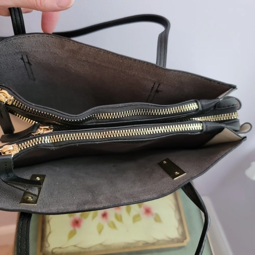 Casmonal Vegan Leather. Black and White - Picture 7 of 11